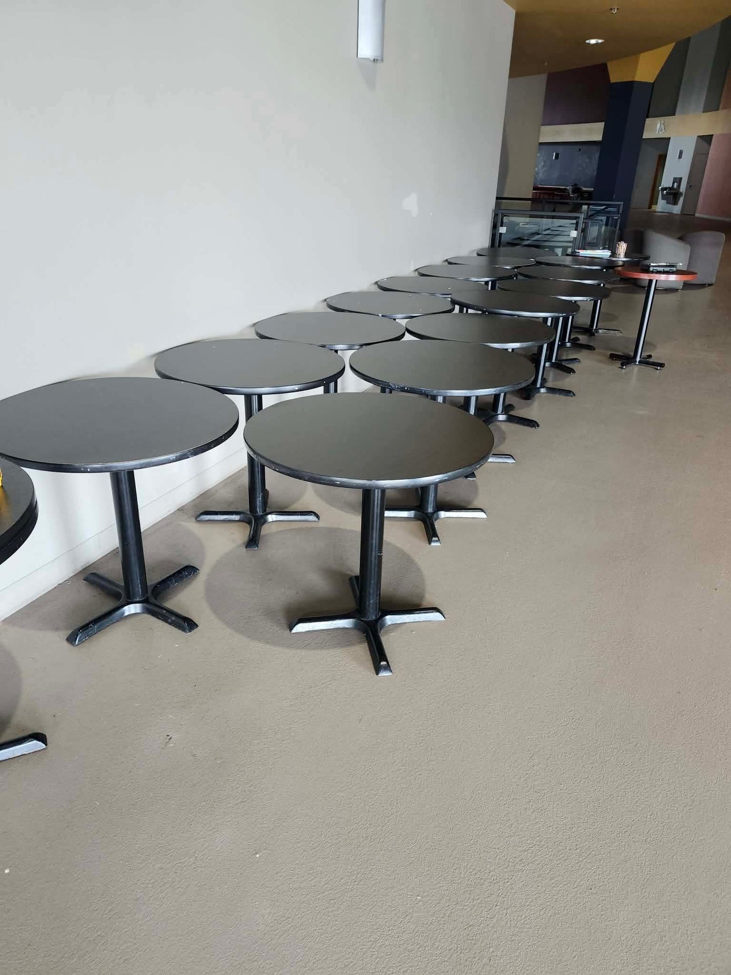 30" Round Cafe / Restaurant / Meeting Room Tables