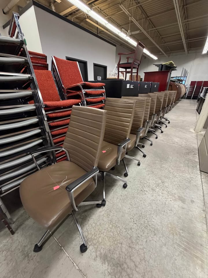 Beige Ribbed Back Office Chairs