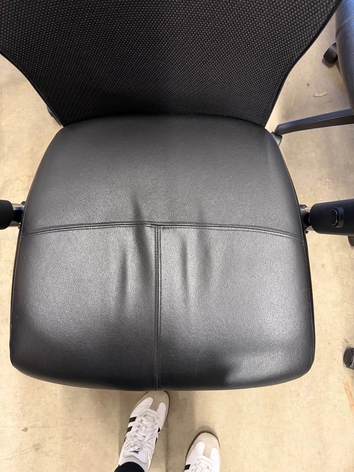 Black Mesh Back Office Chair