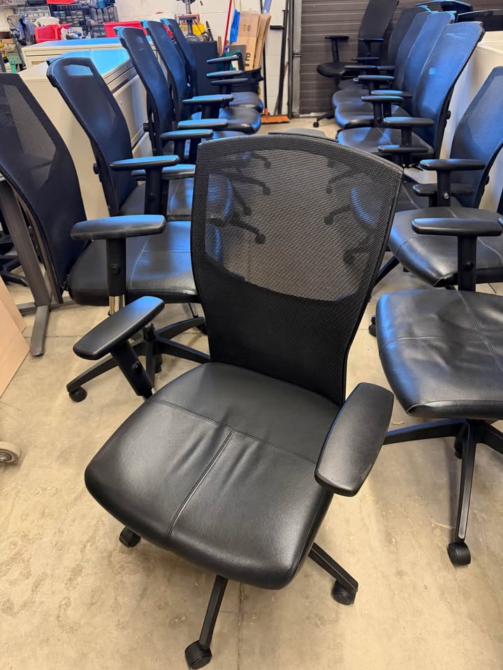 Black Mesh Back Office Chair