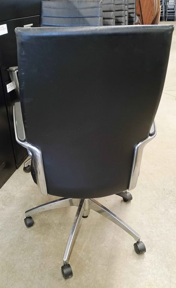 Black Ribbed Board Room Chairs