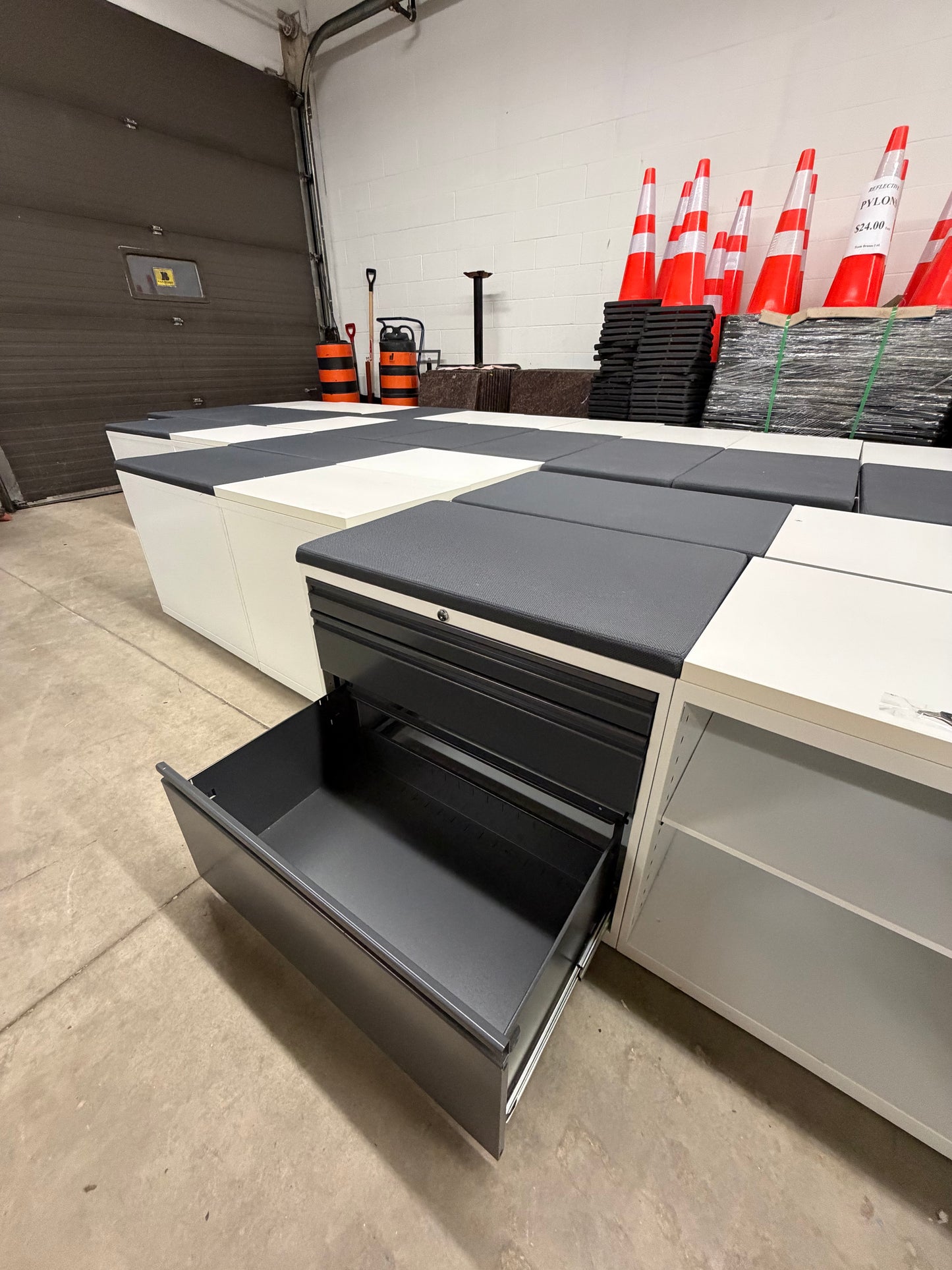Double Cabinets / Drawers