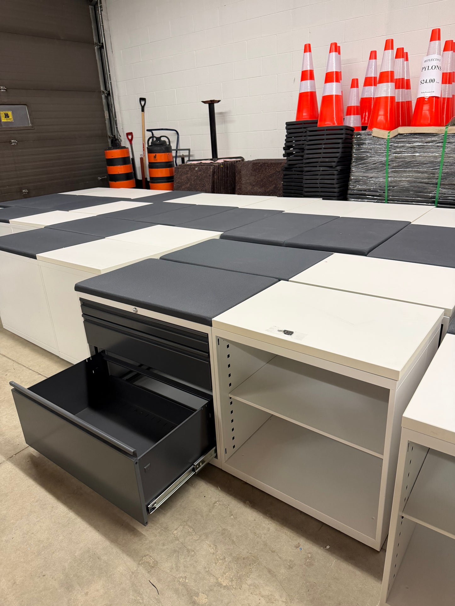 Double Cabinets / Drawers