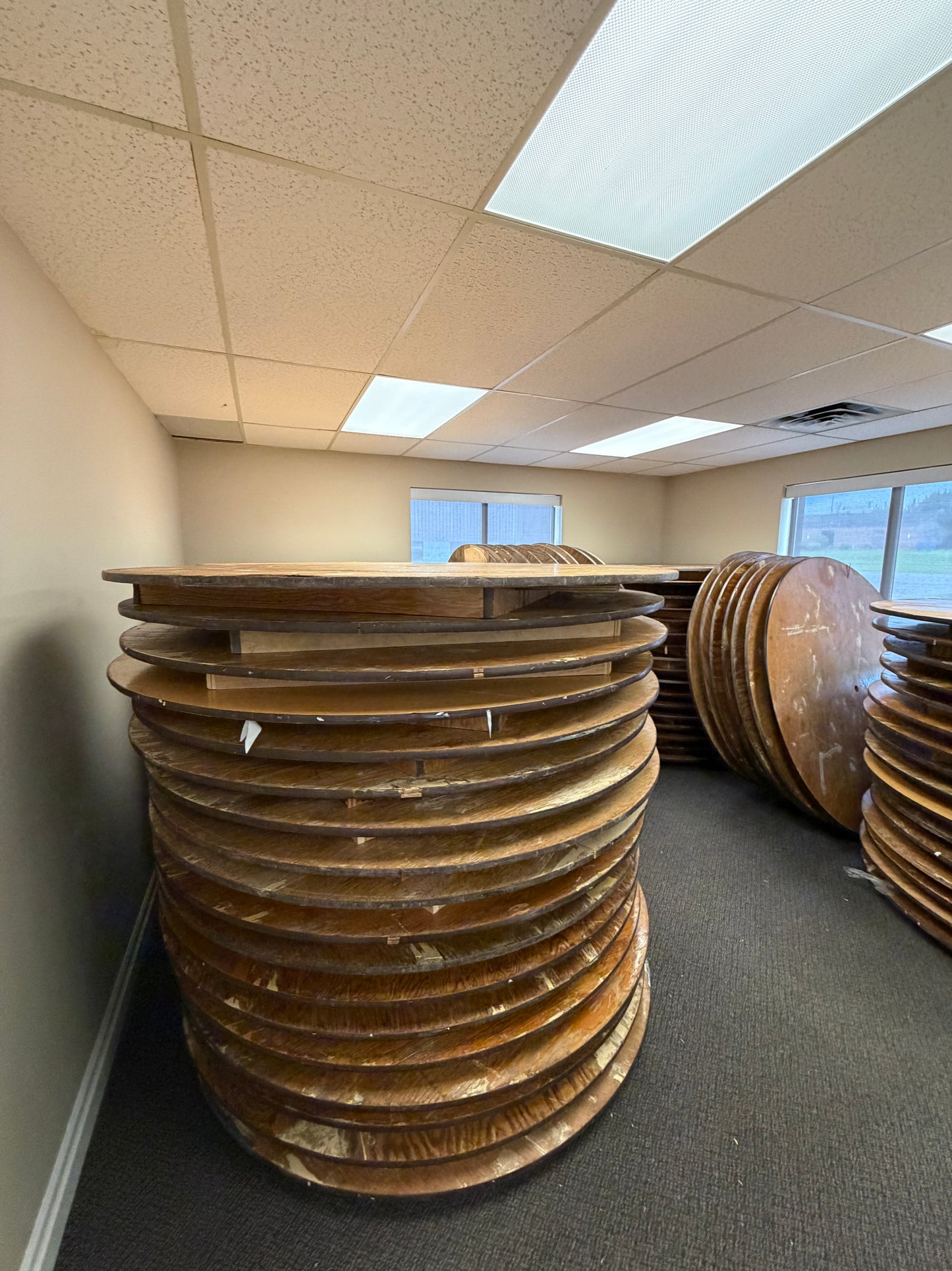 5.5' Round Banquet Tables