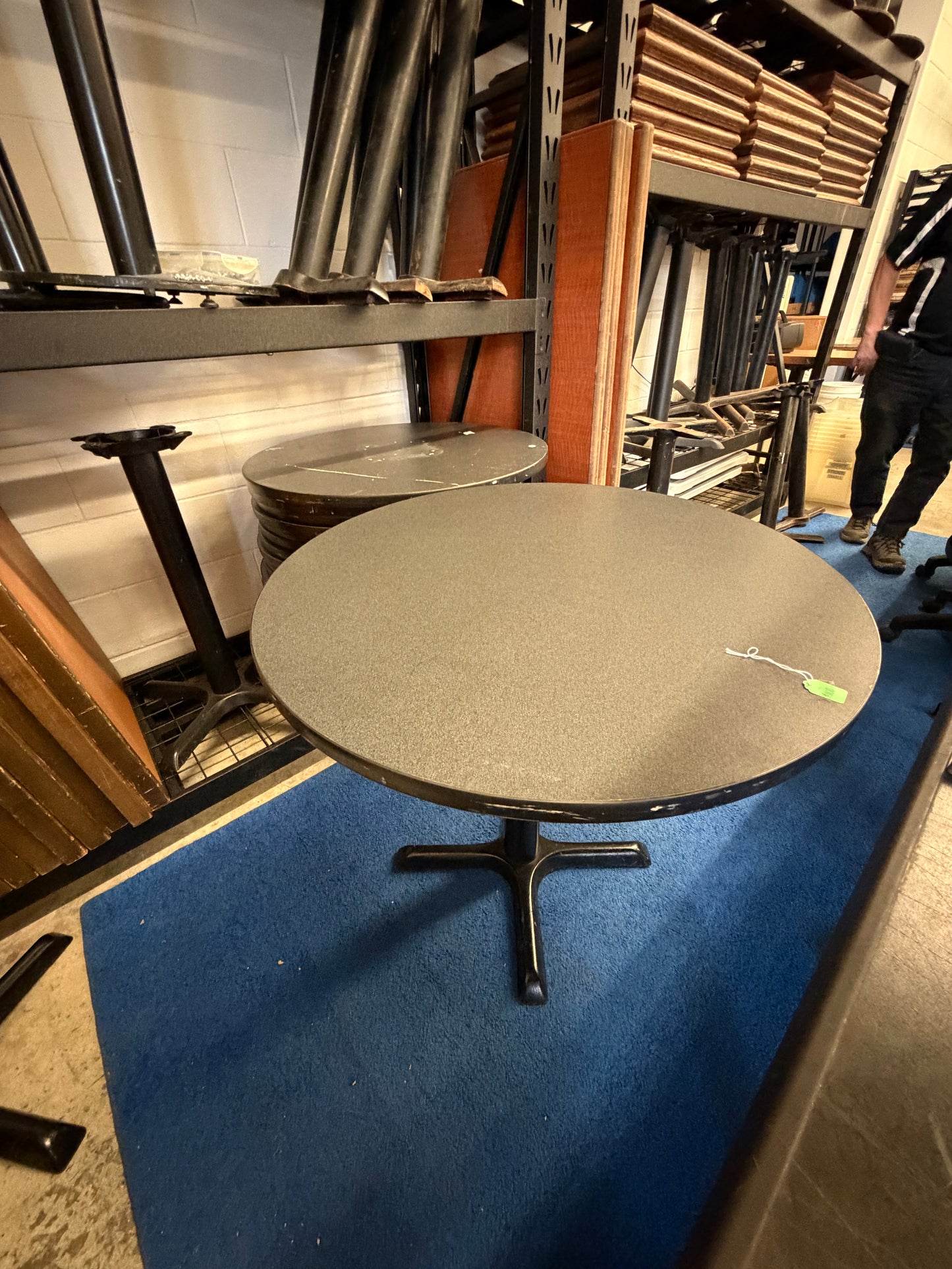 30" Round Cafe / Restaurant / Meeting Room Tables