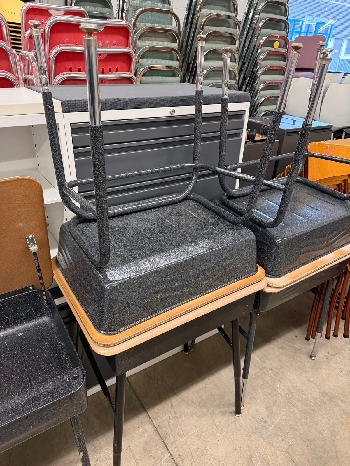 Spring Loaded Flip-Top School Desks