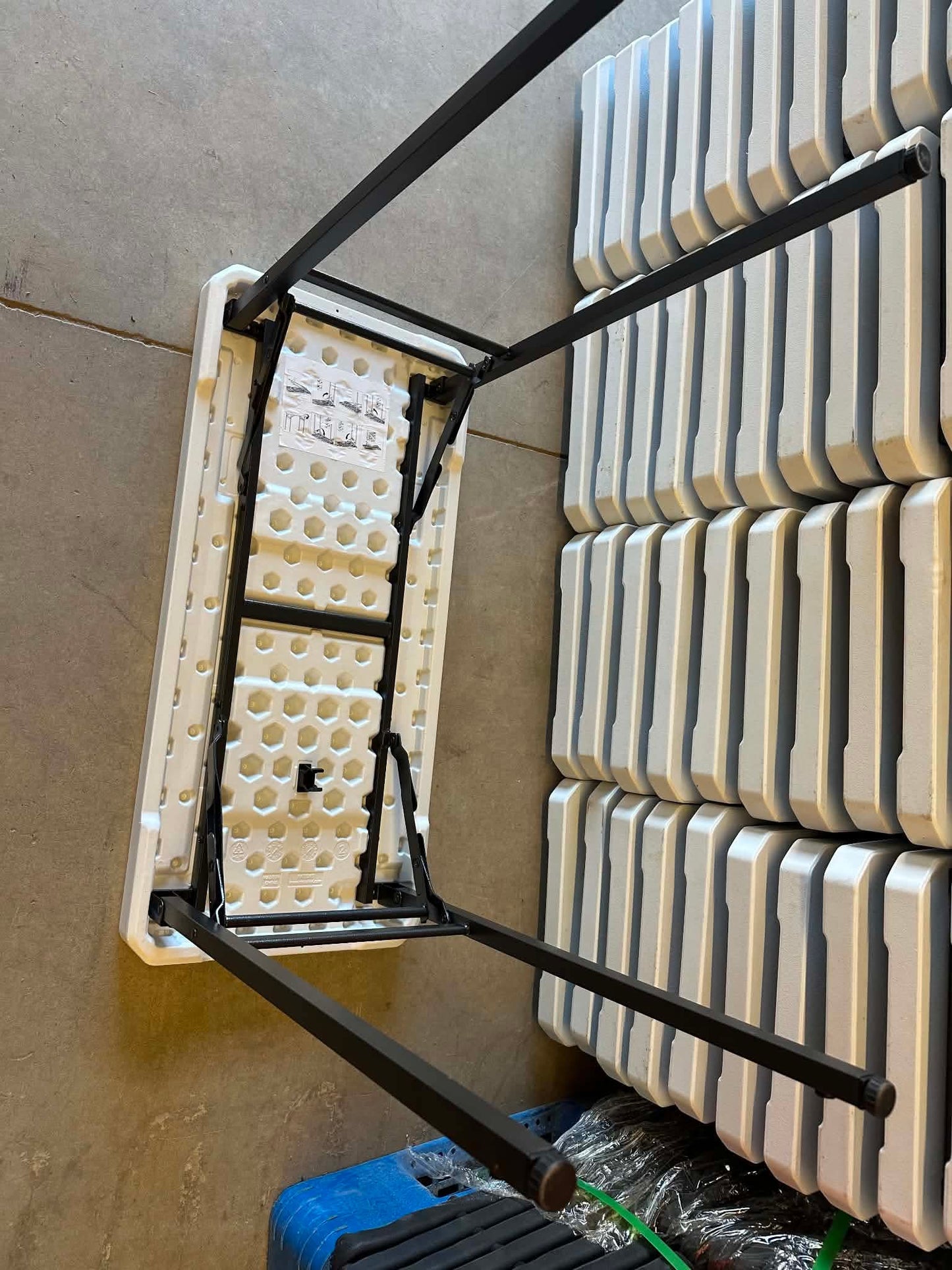 3' Plastic Folding Tables